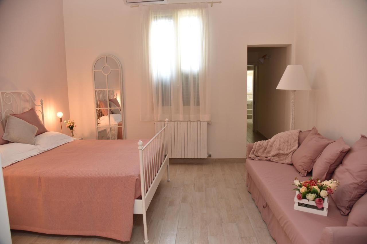 Ai Raggi Di Sole Bed and Breakfast Lecce Buitenkant foto