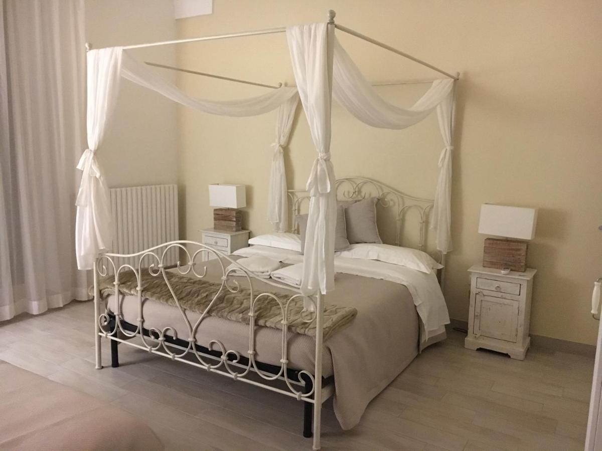 Ai Raggi Di Sole Bed and Breakfast Lecce Buitenkant foto