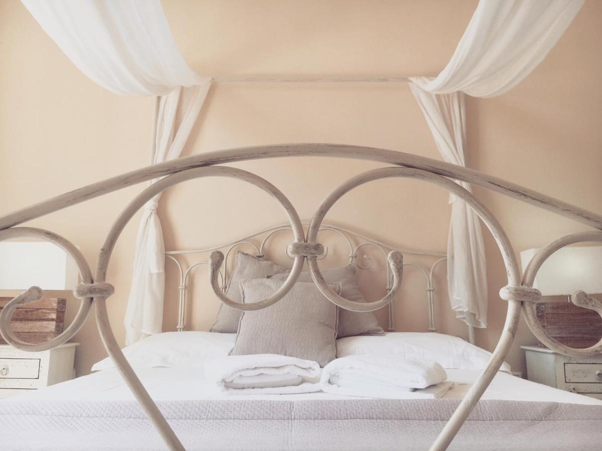 Ai Raggi Di Sole Bed and Breakfast Lecce Buitenkant foto